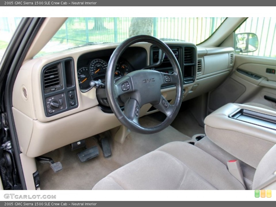 Neutral Interior Photo for the 2005 GMC Sierra 1500 SLE Crew Cab #70607043