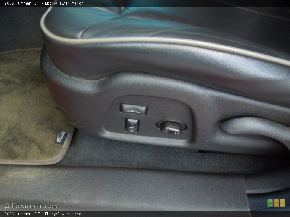 Ebony/Pewter Interior Controls for the 2009 Hummer H3 T #70611822
