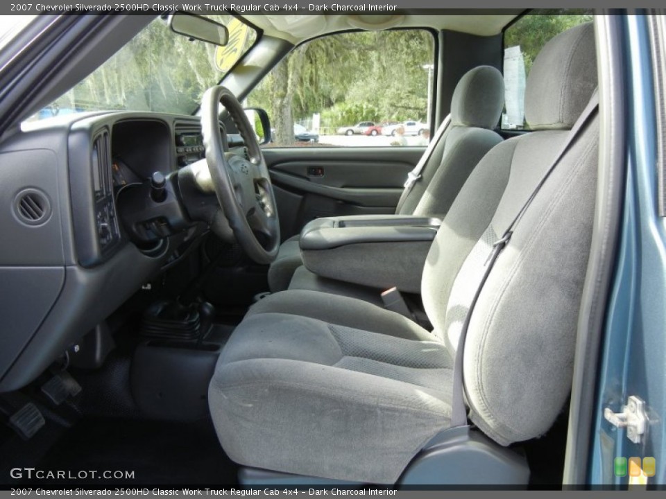 Dark Charcoal Interior Photo for the 2007 Chevrolet Silverado 2500HD Classic Work Truck Regular Cab 4x4 #70631653