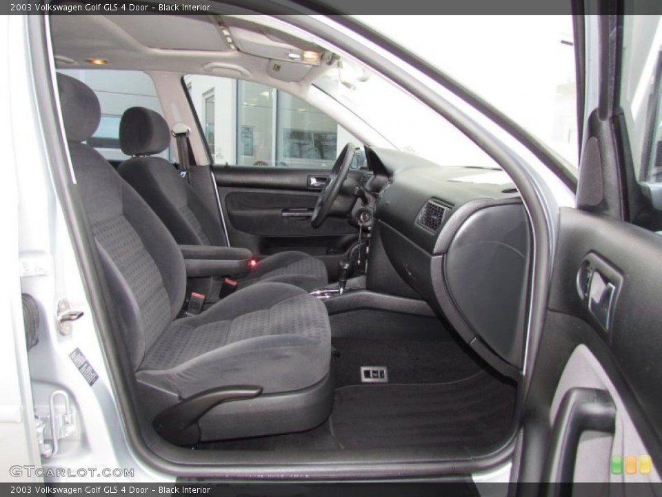 Black Interior Photo for the 2003 Volkswagen Golf GLS 4 Door #70637656