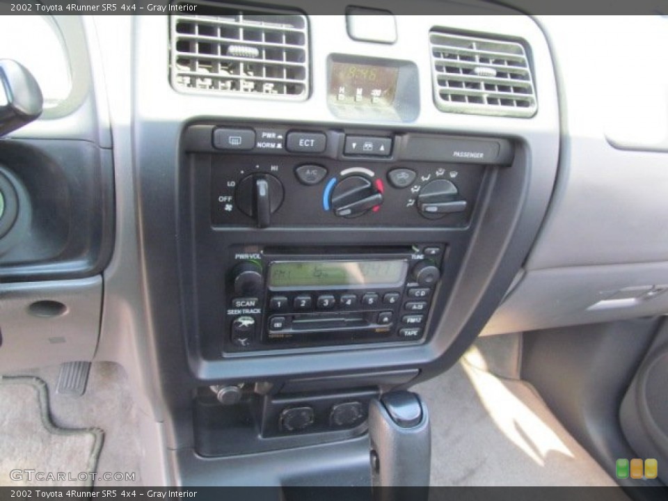 Gray Interior Controls for the 2002 Toyota 4Runner SR5 4x4 #70694084