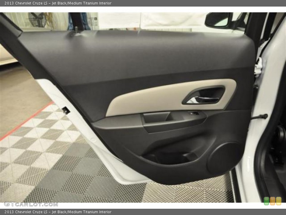 Jet Black/Medium Titanium Interior Door Panel for the 2013 Chevrolet Cruze LS #70712708