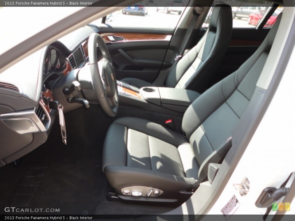 Black Interior Photo for the 2013 Porsche Panamera Hybrid S #70724516