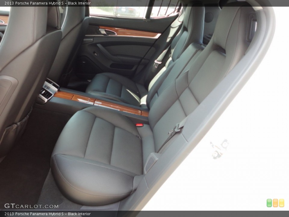 Black Interior Photo for the 2013 Porsche Panamera Hybrid S #70724525