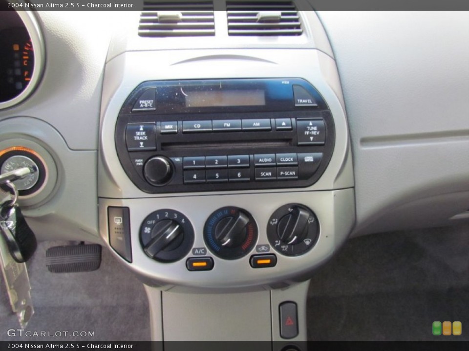 Charcoal Interior Controls for the 2004 Nissan Altima 2.5 S #70727903