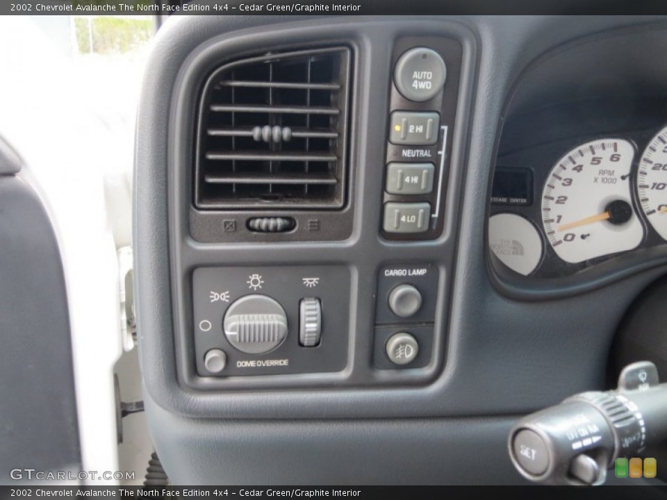 Cedar Green/Graphite Interior Controls for the 2002 Chevrolet Avalanche The North Face Edition 4x4 #70728656