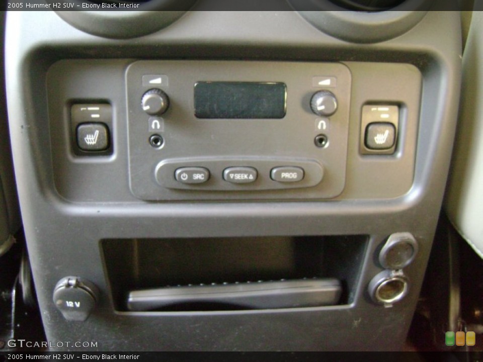 Ebony Black Interior Controls for the 2005 Hummer H2 SUV #70732727
