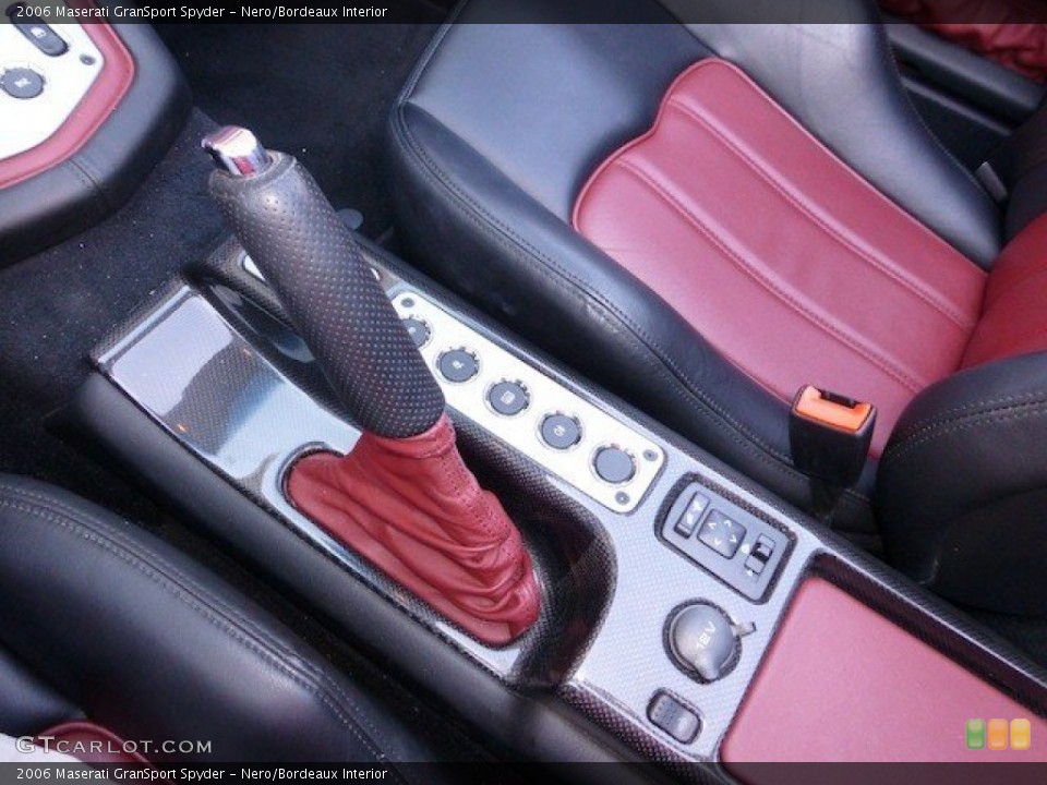 Nero/Bordeaux Interior Controls for the 2006 Maserati GranSport Spyder #70739849