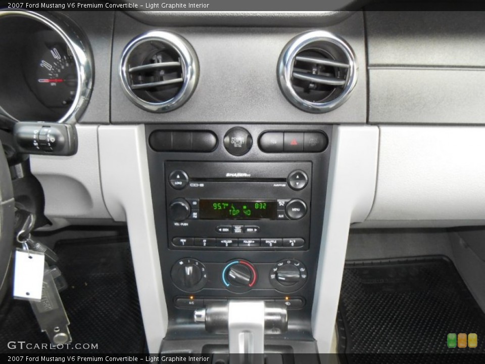 Light Graphite Interior Controls for the 2007 Ford Mustang V6 Premium Convertible #70780991