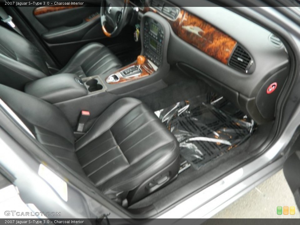 Charcoal Interior Photo for the 2007 Jaguar S-Type 3.0 #70793141