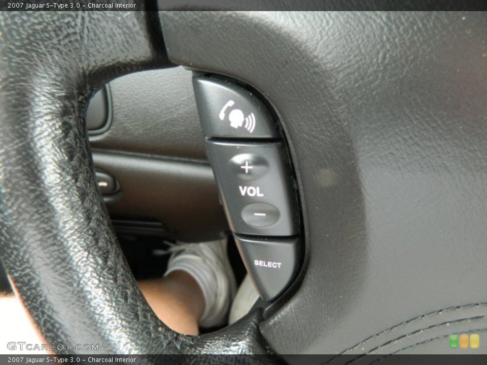 Charcoal Interior Controls for the 2007 Jaguar S-Type 3.0 #70793192