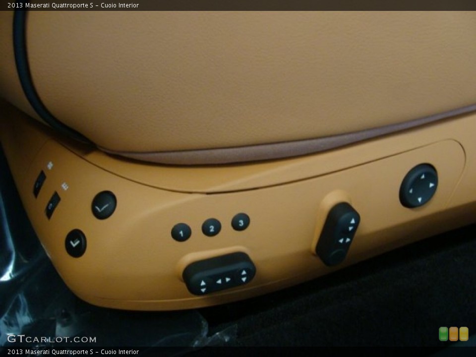 Cuoio Interior Controls for the 2013 Maserati Quattroporte S #70795649