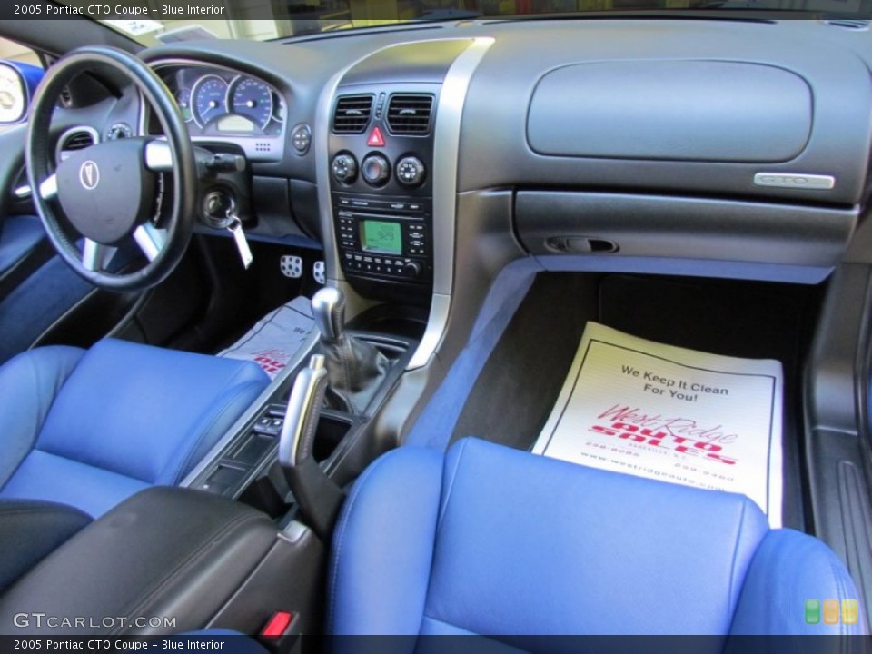 Blue Interior Dashboard for the 2005 Pontiac GTO Coupe #70833159