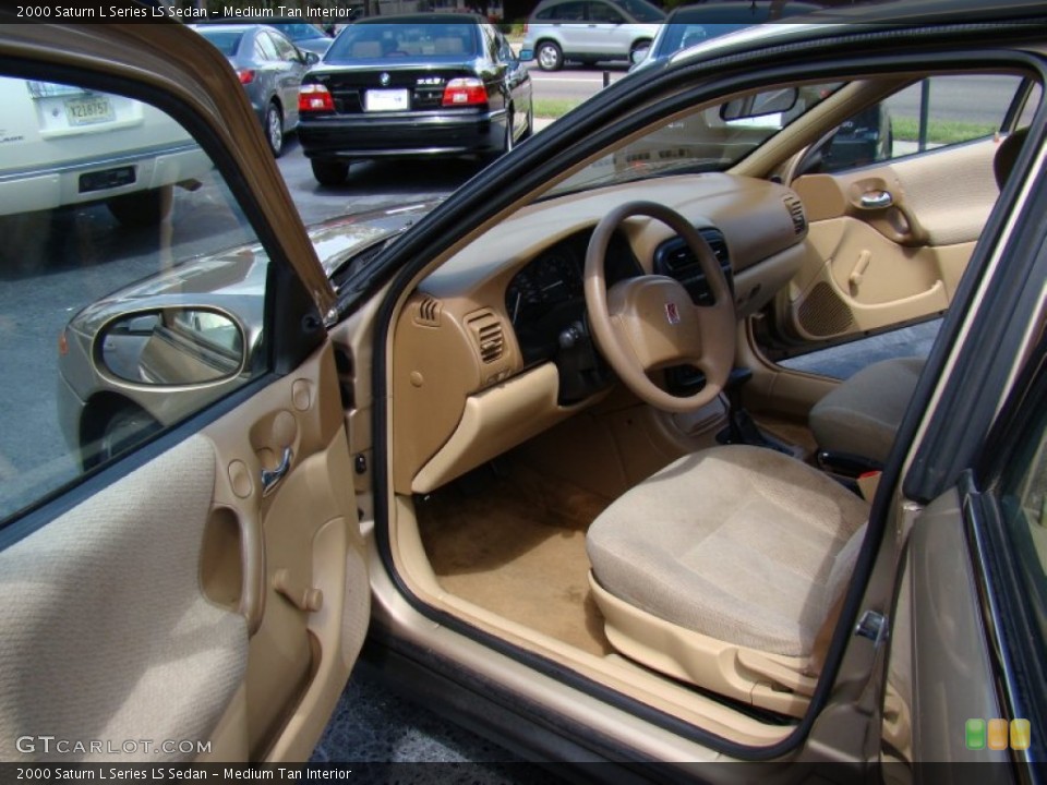 Medium Tan Interior Photo for the 2000 Saturn L Series LS Sedan #70865434