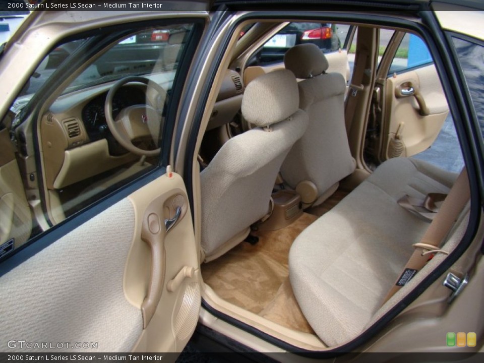 Medium Tan Interior Photo for the 2000 Saturn L Series LS Sedan #70865443