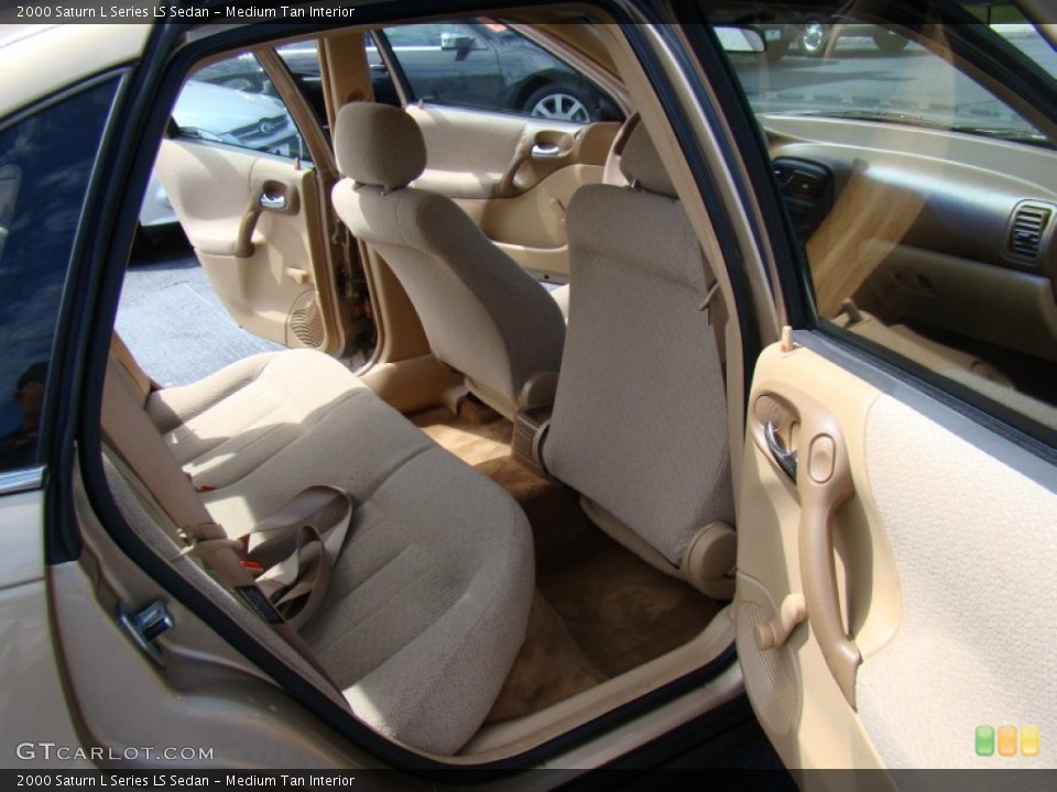 Medium Tan Interior Photo for the 2000 Saturn L Series LS Sedan #70865464