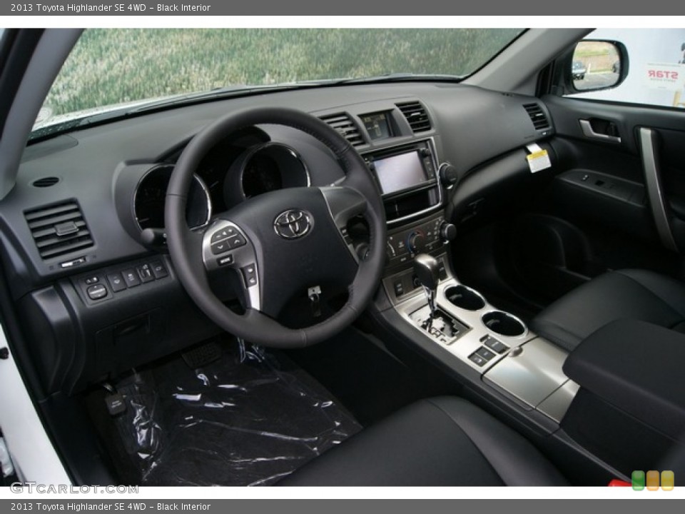 Black Interior Photo for the 2013 Toyota Highlander SE 4WD #70872457