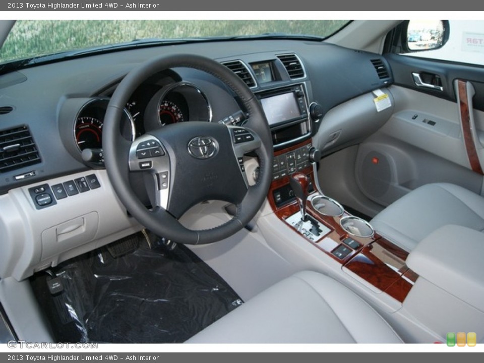 Ash Interior Prime Interior for the 2013 Toyota Highlander Limited 4WD #70872541