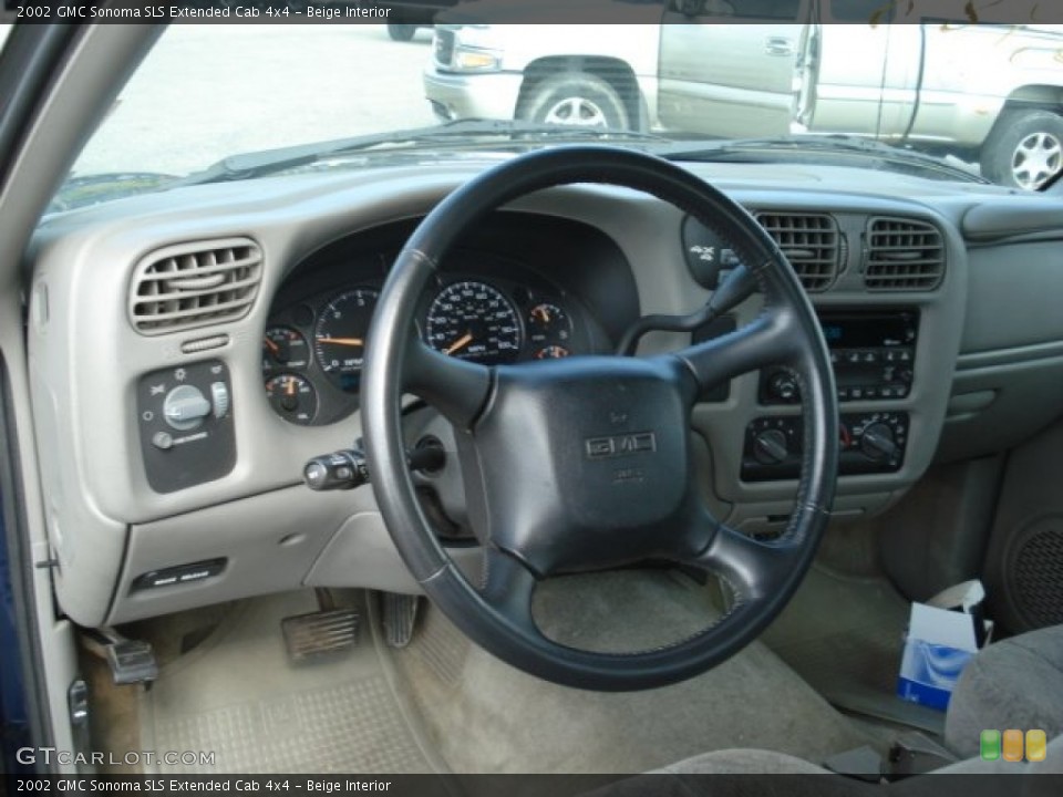 Beige Interior Dashboard for the 2002 GMC Sonoma SLS Extended Cab 4x4 #70885378