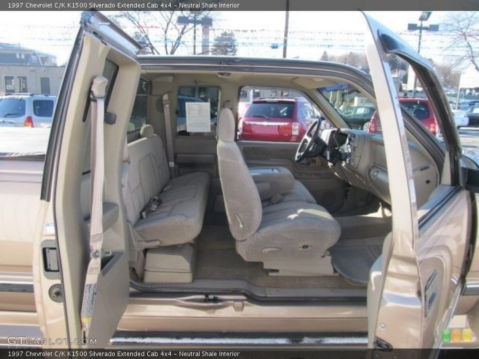 Neutral Shale Interior Photo for the 1997 Chevrolet C/K K1500 Silverado Extended Cab 4x4 #70901278