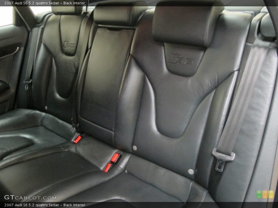 Black Interior Rear Seat for the 2007 Audi S6 5.2 quattro Sedan #70912102