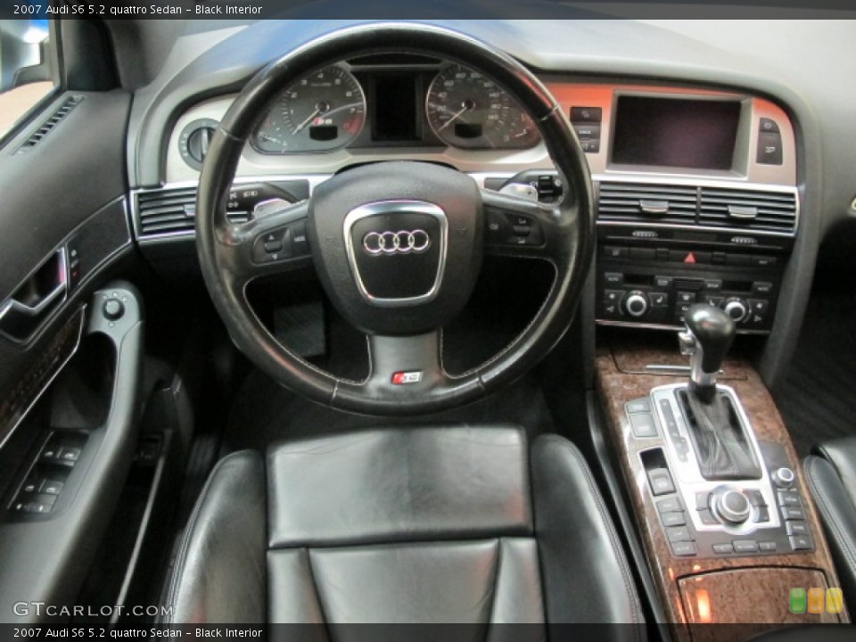Black Interior Dashboard for the 2007 Audi S6 5.2 quattro Sedan #70912147