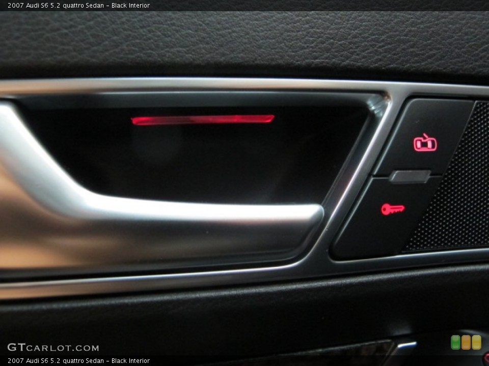 Black Interior Controls for the 2007 Audi S6 5.2 quattro Sedan #70912291