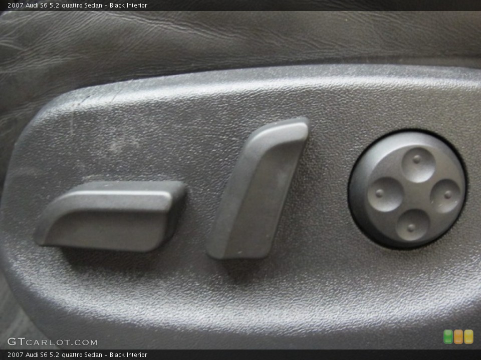 Black Interior Controls for the 2007 Audi S6 5.2 quattro Sedan #70912339