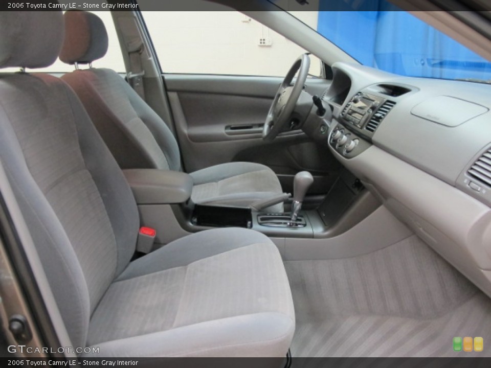 Stone Gray Interior Photo for the 2006 Toyota Camry LE #70913686