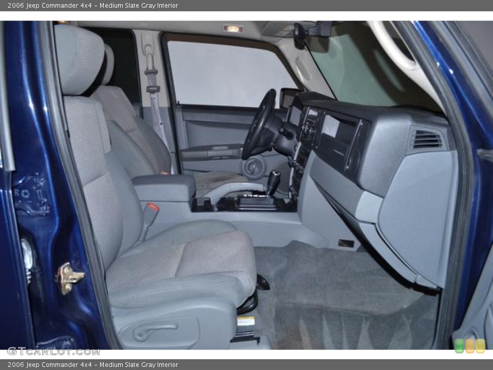 Medium Slate Gray Interior Photo for the 2006 Jeep Commander 4x4 #70923307