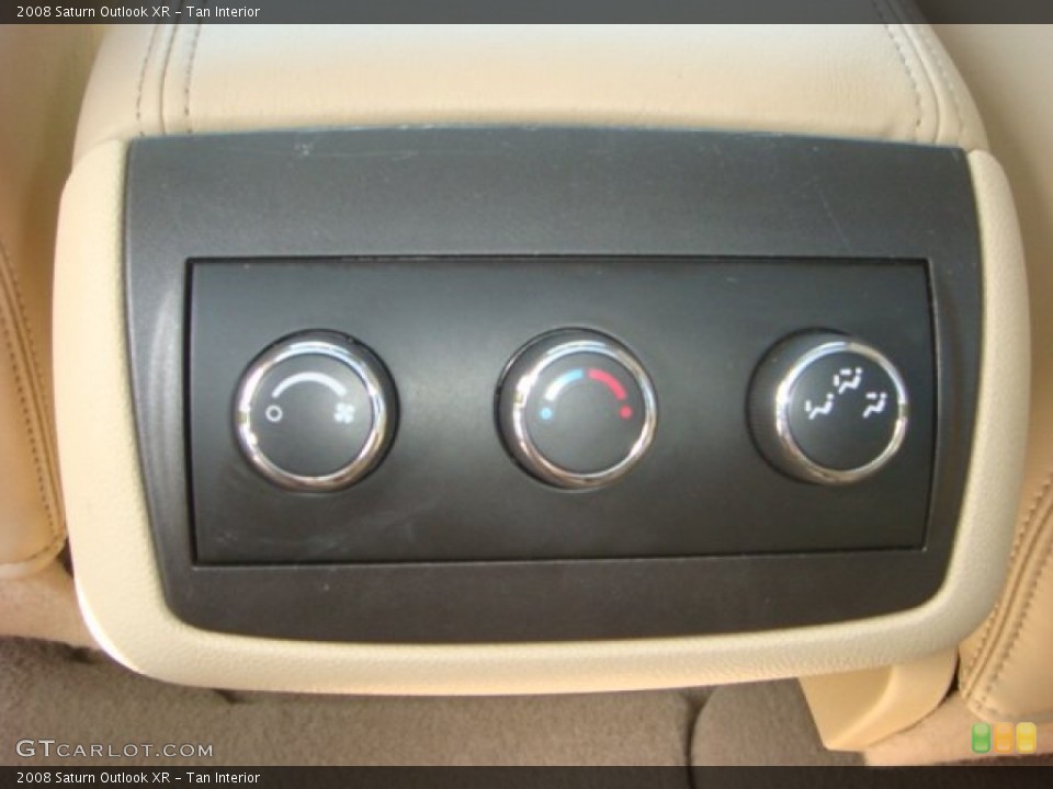 Tan Interior Controls for the 2008 Saturn Outlook XR #70928572