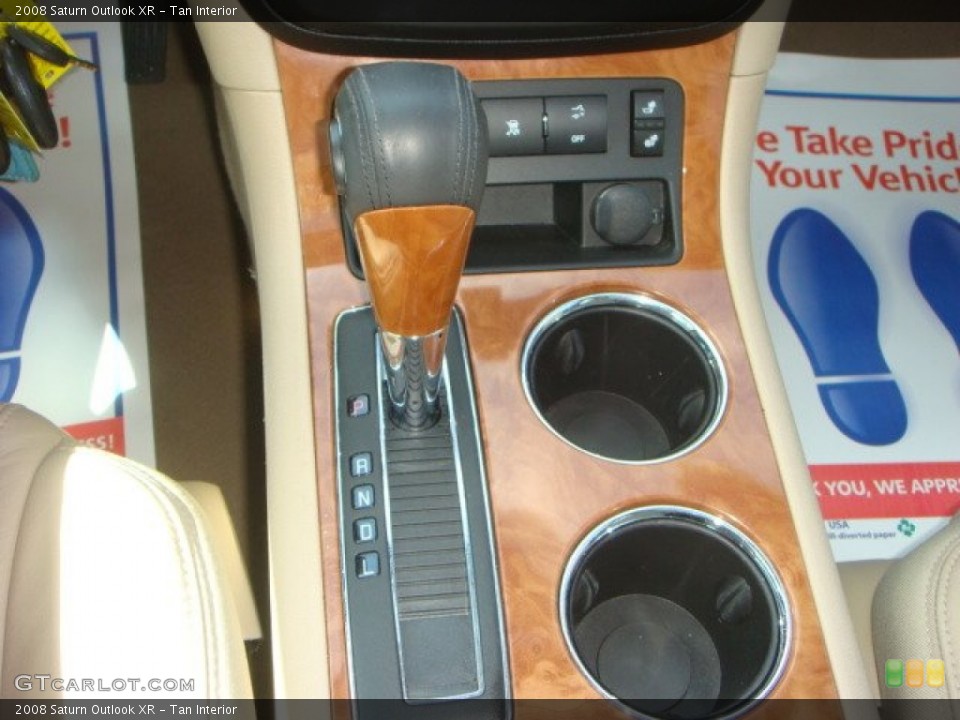 Tan Interior Transmission for the 2008 Saturn Outlook XR #70928641
