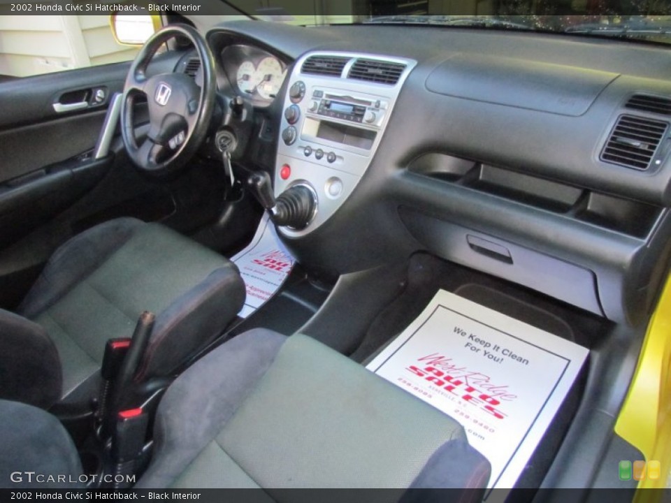 Black Interior Dashboard for the 2002 Honda Civic Si Hatchback #70931920