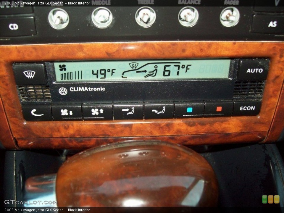 Black Interior Controls for the 2003 Volkswagen Jetta GLX Sedan #70933573