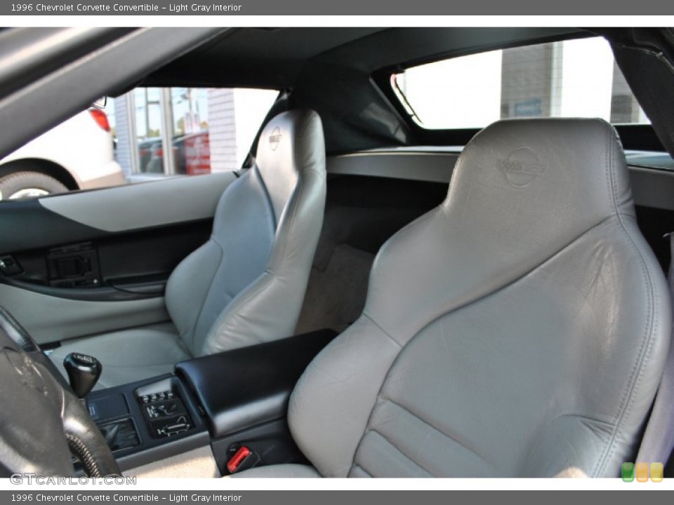 Light Gray Interior Photo for the 1996 Chevrolet Corvette Convertible #70935322