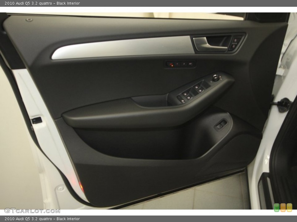 Black Interior Door Panel for the 2010 Audi Q5 3.2 quattro #70938376