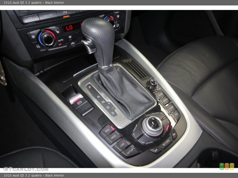 Black Interior Transmission for the 2010 Audi Q5 3.2 quattro #70938487