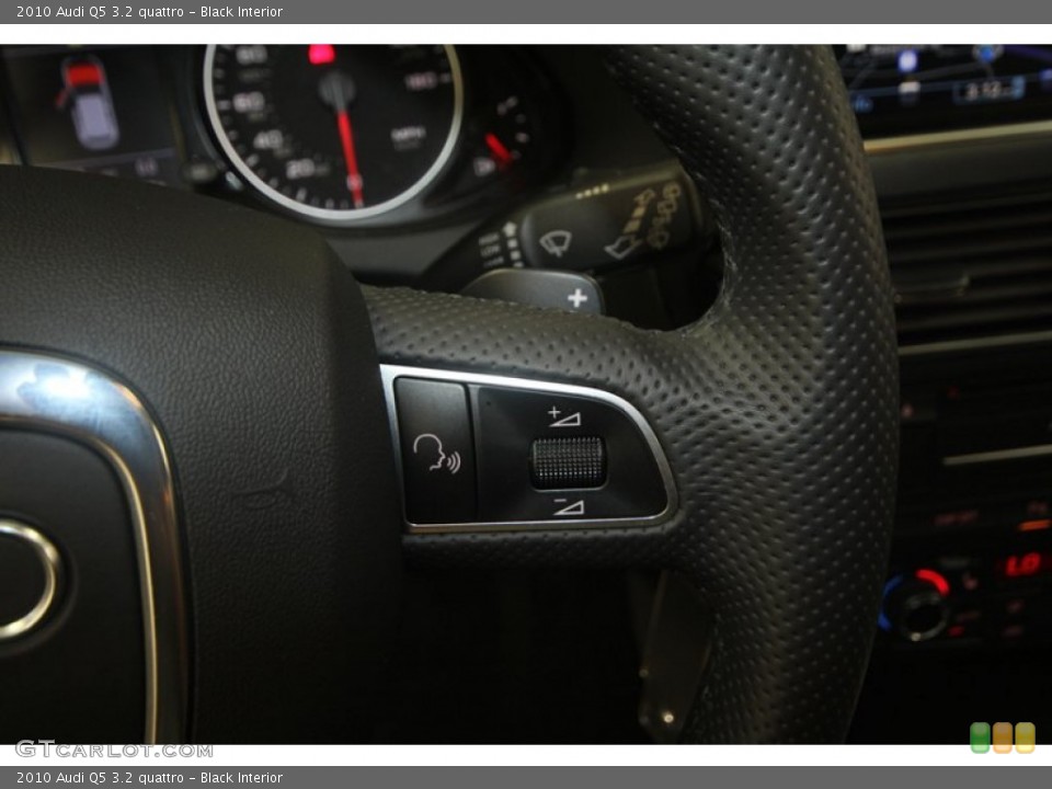 Black Interior Controls for the 2010 Audi Q5 3.2 quattro #70938511