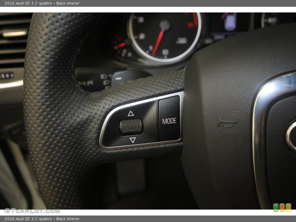 Black Interior Controls for the 2010 Audi Q5 3.2 quattro #70938520