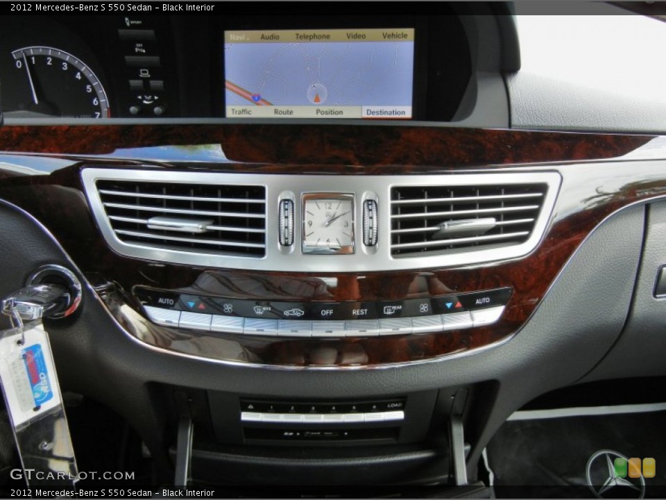 Black Interior Controls for the 2012 Mercedes-Benz S 550 Sedan #70939689