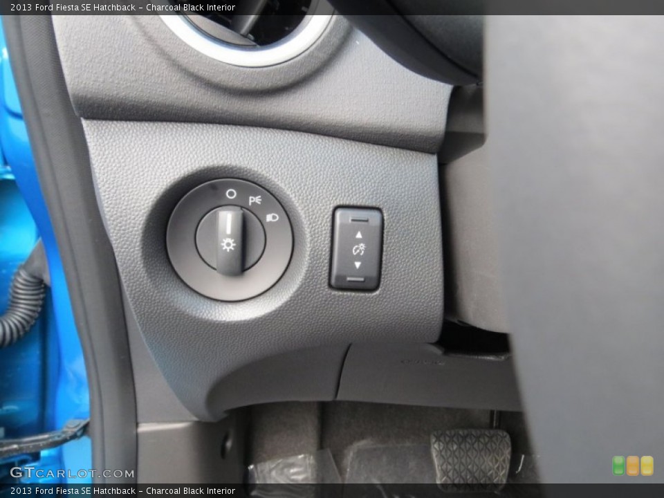 Charcoal Black Interior Controls for the 2013 Ford Fiesta SE Hatchback #70948132