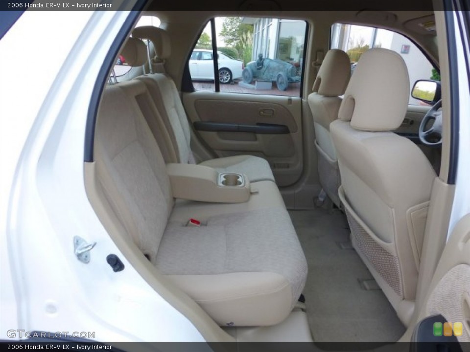 Ivory Interior Photo for the 2006 Honda CR-V LX #70952563
