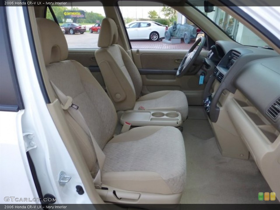 Ivory Interior Photo for the 2006 Honda CR-V LX #70952572