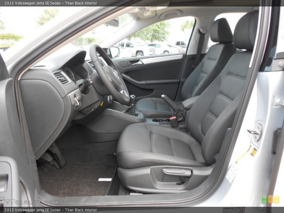Titan Black Interior Photo for the 2013 Volkswagen Jetta SE Sedan #70976170