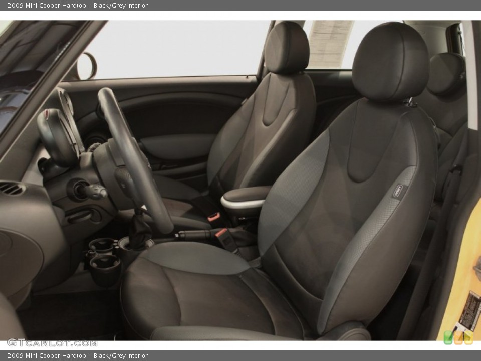 Black/Grey Interior Photo for the 2009 Mini Cooper Hardtop #70993420
