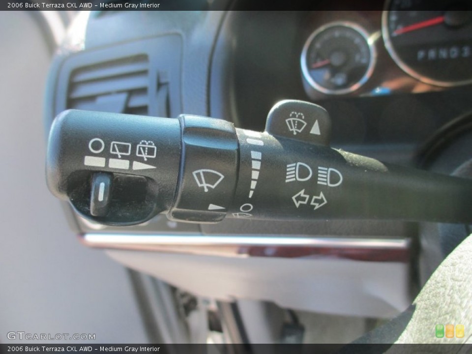 Medium Gray Interior Controls for the 2006 Buick Terraza CXL AWD #71021447