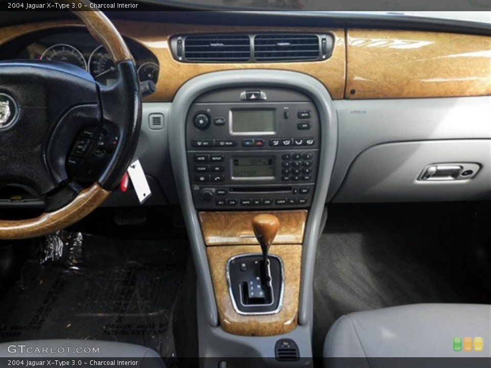 Charcoal Interior Controls for the 2004 Jaguar X-Type 3.0 #71045219