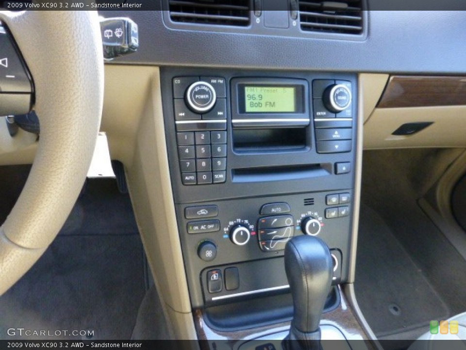Sandstone Interior Controls for the 2009 Volvo XC90 3.2 AWD #71056370