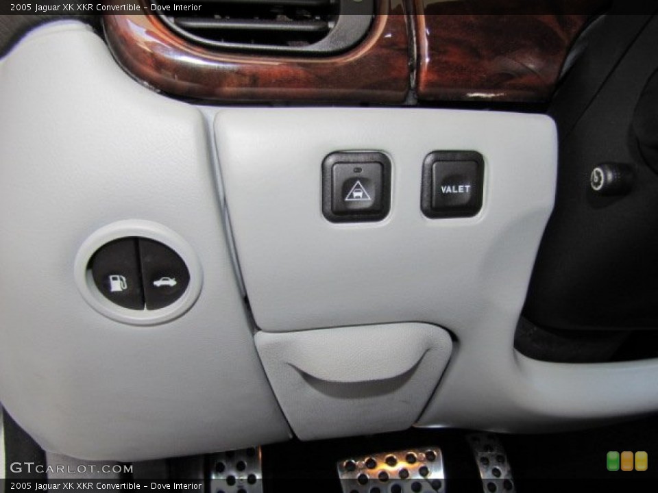 Dove Interior Controls for the 2005 Jaguar XK XKR Convertible #71056439