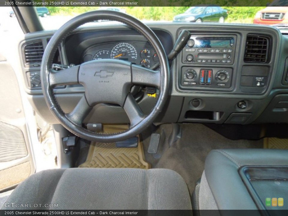 Dark Charcoal Interior Dashboard for the 2005 Chevrolet Silverado 2500HD LS Extended Cab #71059012